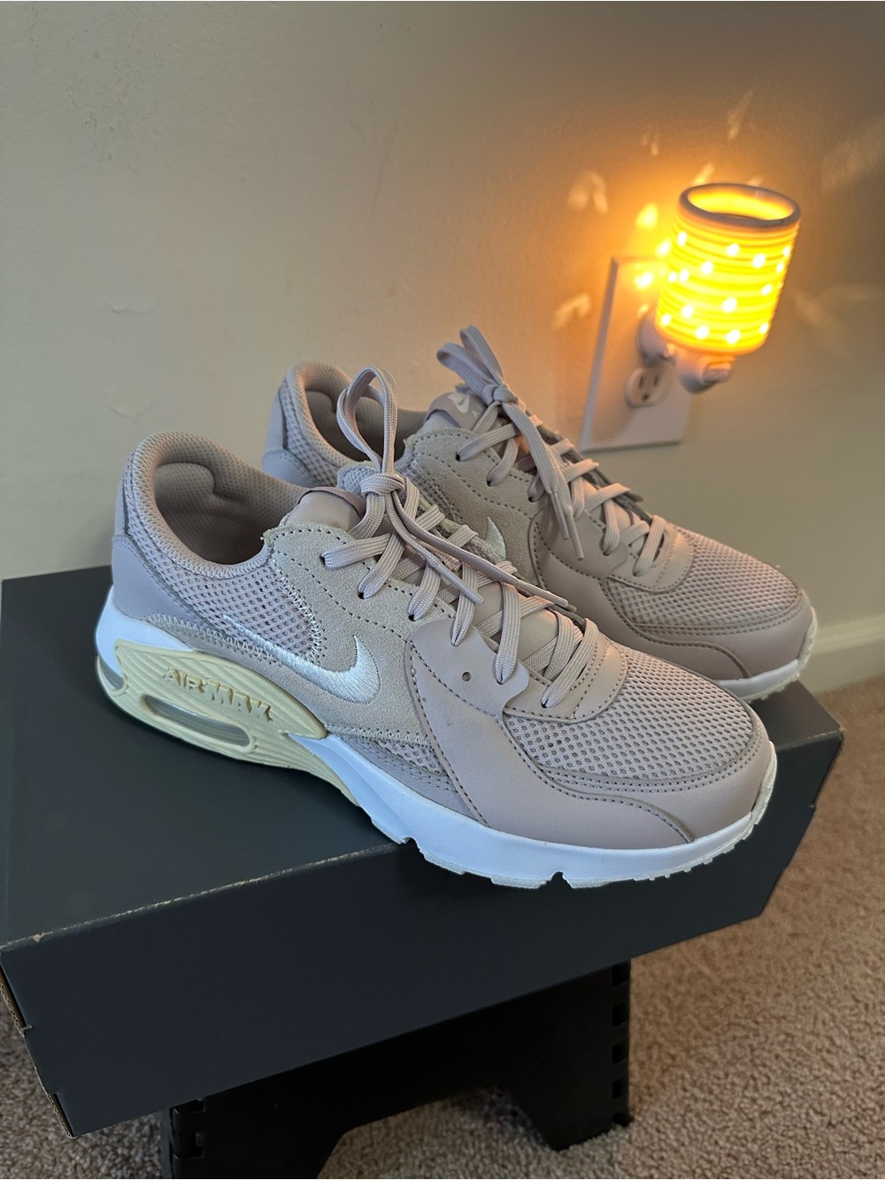 Nike Air Max Excee Women’s Sneakers in Rose Whisper. Size 7.5